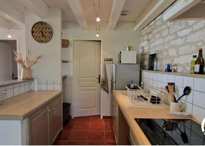 Holiday home Les Pierrettes Mailhoc