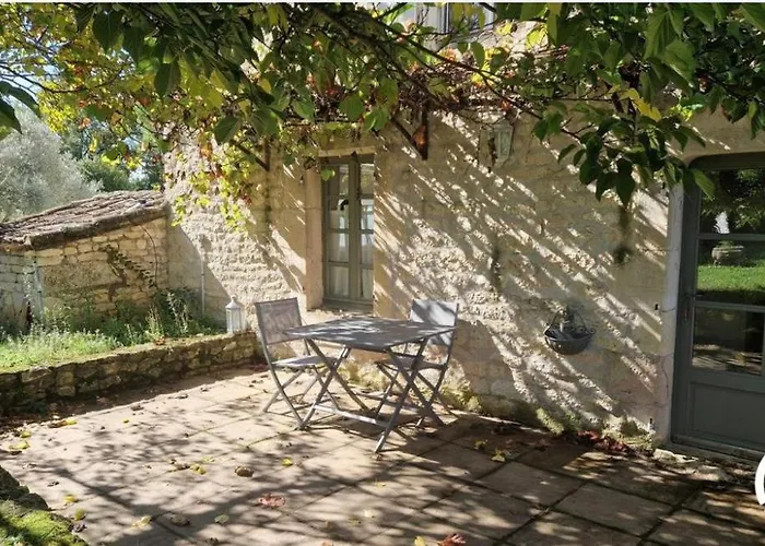 Holiday home Les Pierrettes