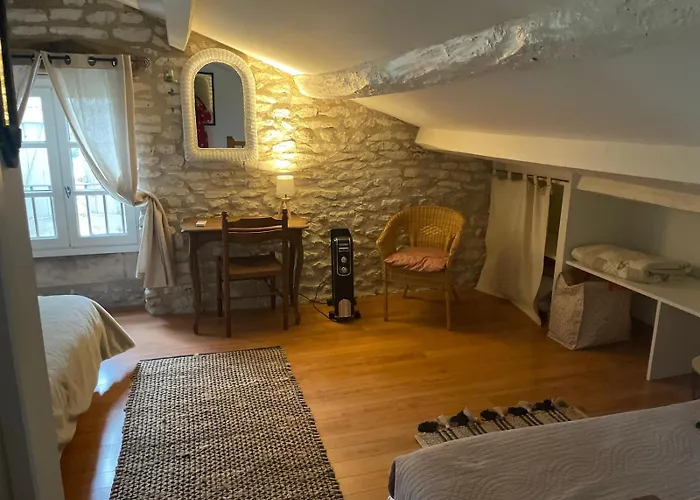 Holiday home Les Pierrettes Mailhoc